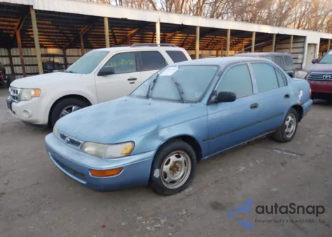 1996 Toyota Corolla z USA, uszkodzony, nr VIN 1NXBA02E9TZ453539